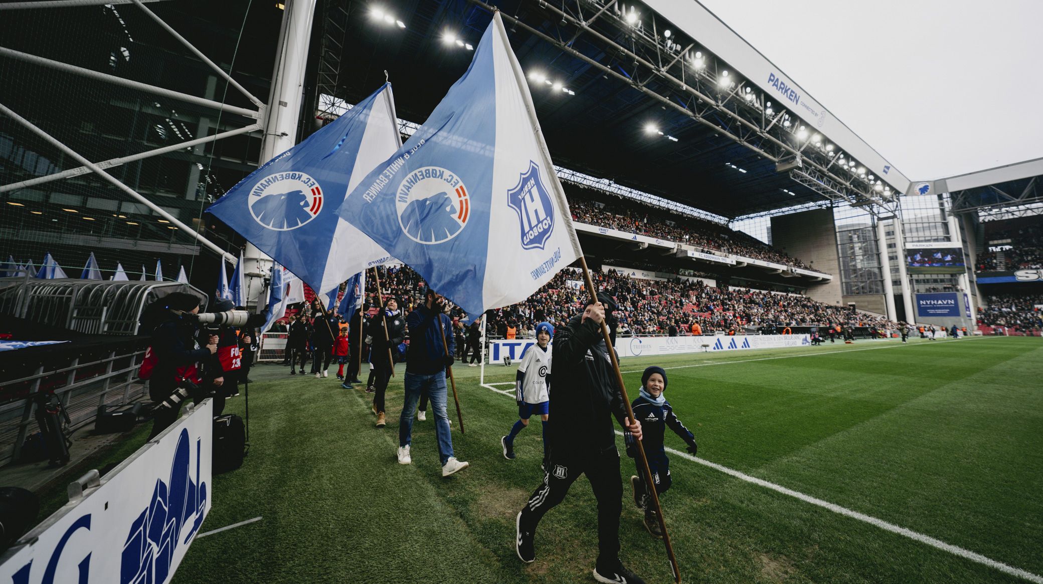 Blue and White Banner Day i Parken