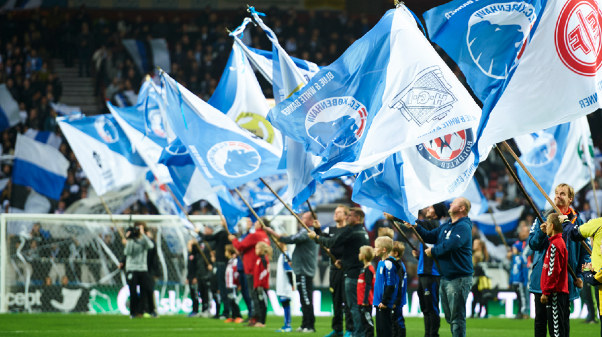 Flagparade for samarbejdsklubber, Blue & White Banner Day