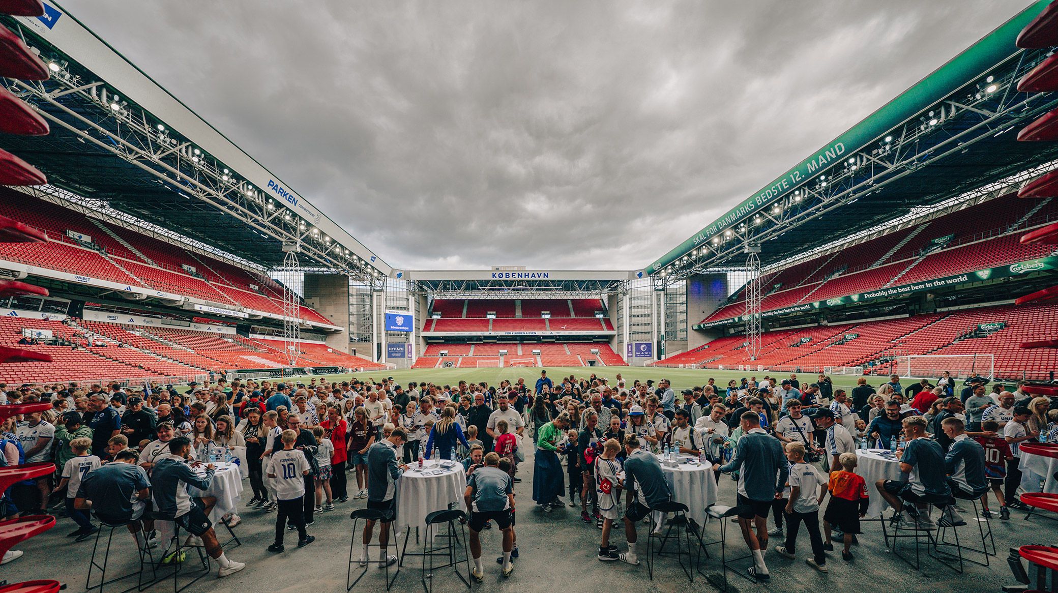 Meet and greet med spillerne efter den åbne træning i Parken