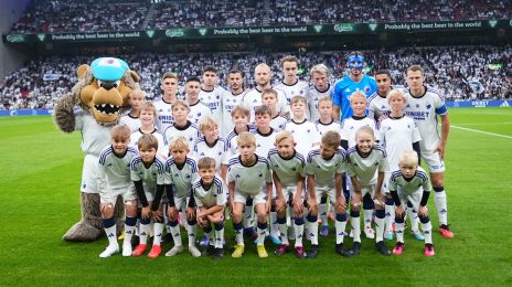 Holdfoto med indmarchbørn fra Klub Leo