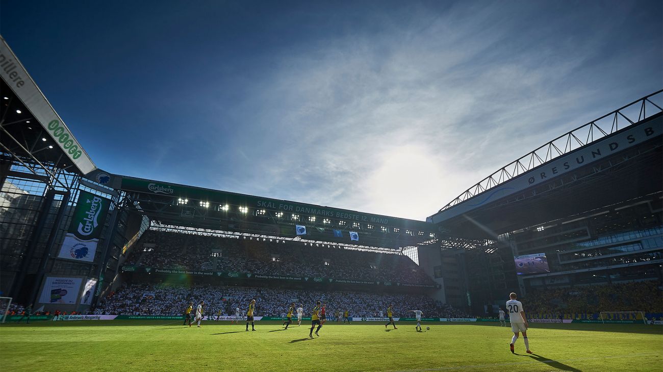 Derby-view over Parken i smukt solskin